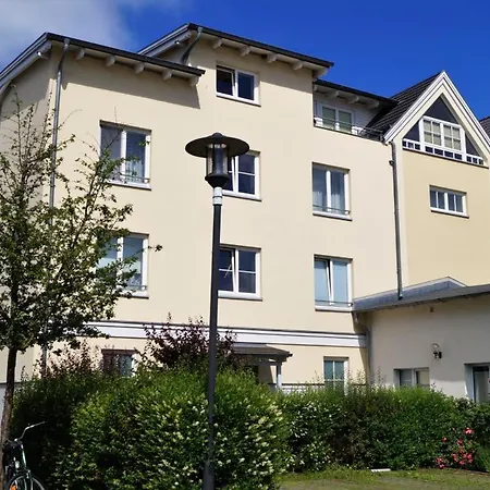 Ferienhaus Einladende Mit Badewanne, Balkon, Boxspringbett
